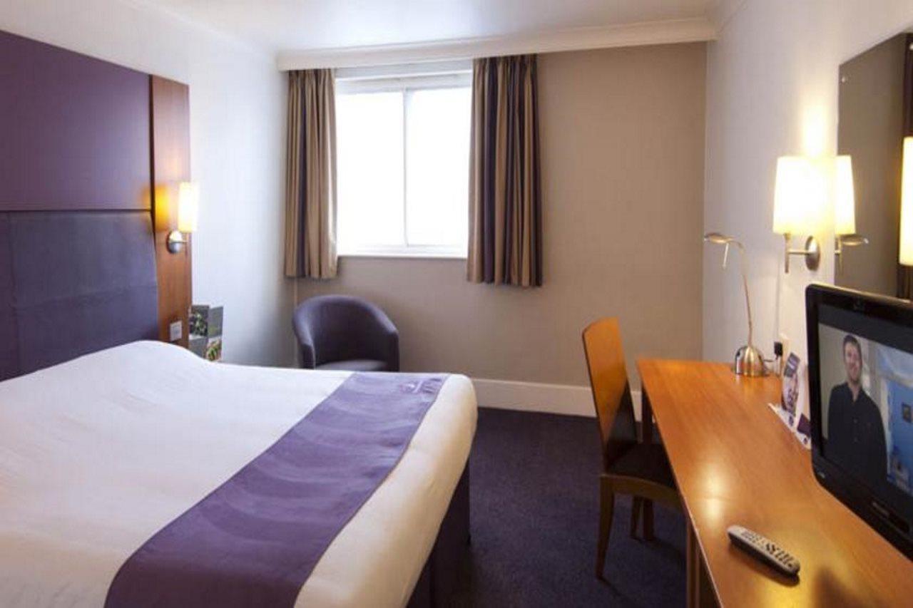 Premier Inn Premier Inn Wrexham North Eksteriør bilde